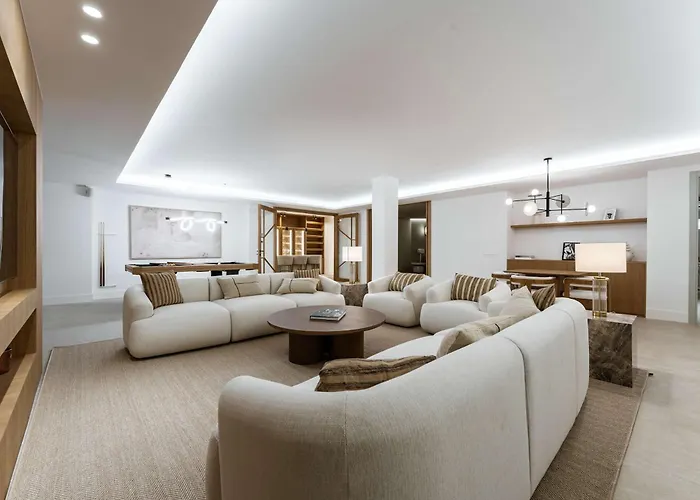 Resina Luxury Gym Cinema Sea Views וילה אסטפונה